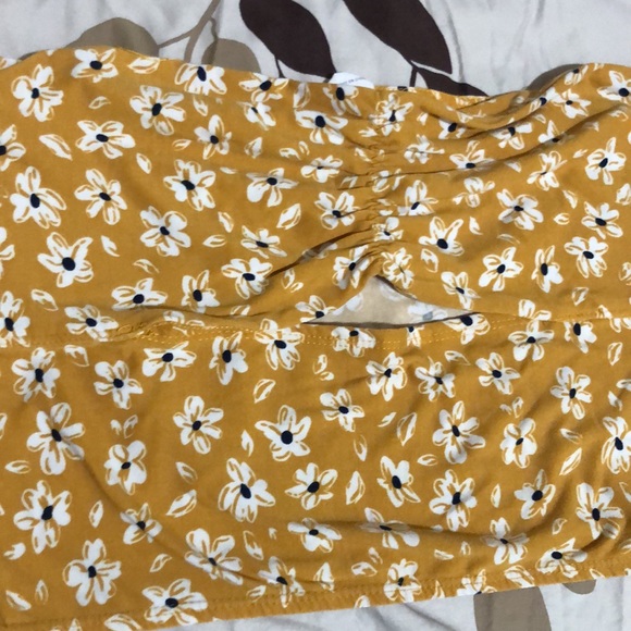 Urban heritage Yellow floral crop top - Picture 2 of 4